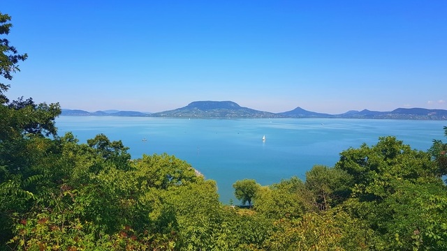 Na pláži u Balatonu jste do 10 minut autem.